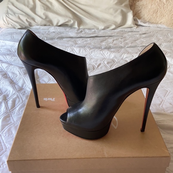 Christian Louboutin Verita Peep Toe Bootie heels - Picture 2 of 7